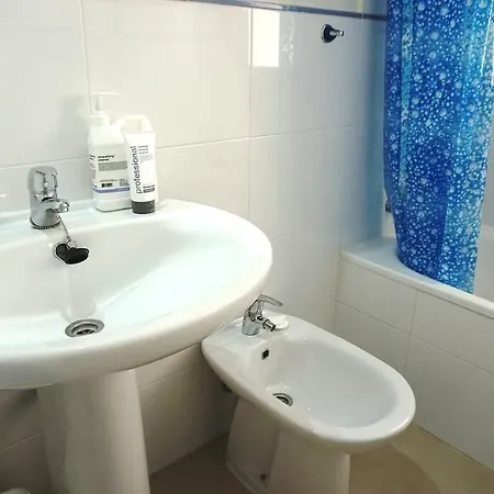 Fantastic Location - Penthouse Duplex In In Walking Distance To The *