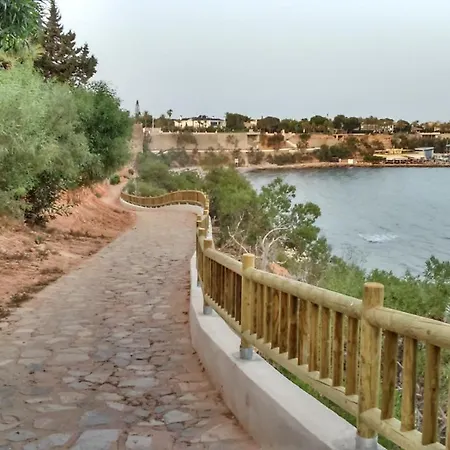 Fantastic Location - Penthouse Duplex In In Walking Distance To The Apartment *